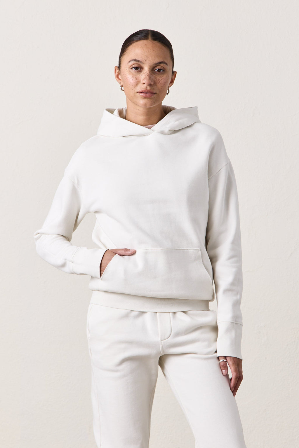 ELLIS RELAXED COZY FLEECE HOODY